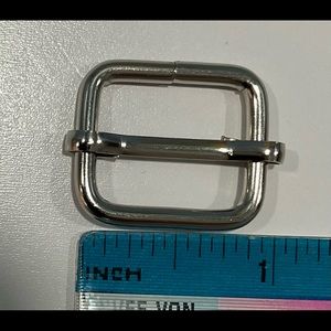 26 Square buckles